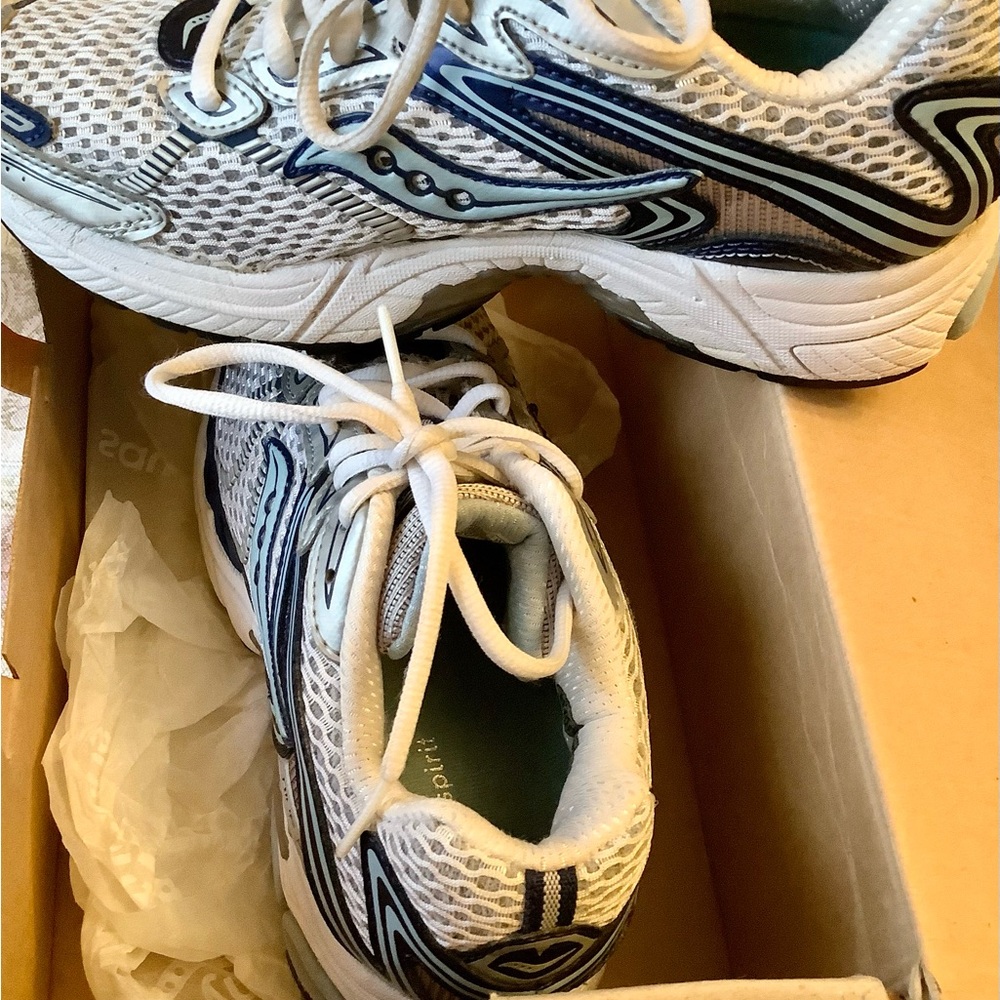 SAUCONY Progrid Ride 3, cushioned, running, hiking, walking shoes. Wide toe box